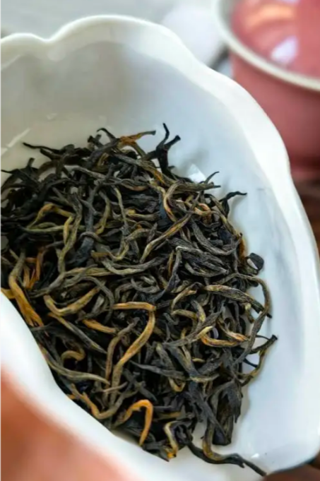 茶饮食品包装设计与温润海报灵感-1